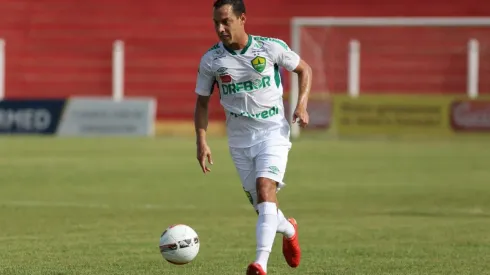 Rodriguinho em ação com a camisa do Cuiabá (Foto: AssCom Dourado)