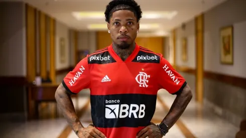 Marinho chega ao Flamengo após dois anos e meio no Santos