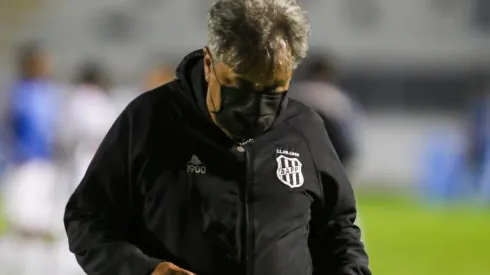 Foto: Rogério Capela/AGIF | Kleina pontua que a equipe precisa corrigir a defesa de bolas paradas