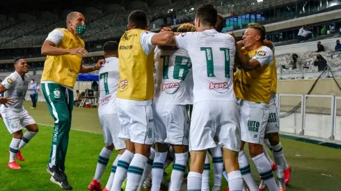 Último duelo entre América e Cruzeiro no Mineirão contou com triunfo do Coelho e gol nos minutos finais