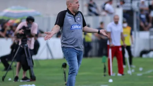 Foto: Joao Vitor Rezende Borba/AGIF - Ricardo Catalá pediu paciência para colocar outros jogadores da base