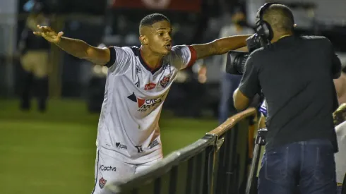 Foto: (Flickr Oficial Vitória/Pietro Carpi/Vitória) - David se despediu da torcida do Vitória nesta sexta (4)