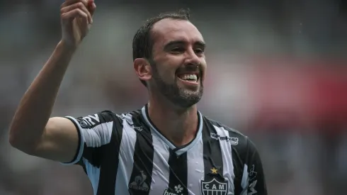 Em estreia pelo Atlético, Godin marca gol e faz revelação:
