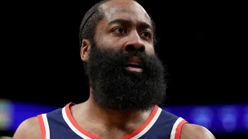 Jason Miller/Getty Images – Harden defendendo os Nets, mas pode não ser por muito tempo