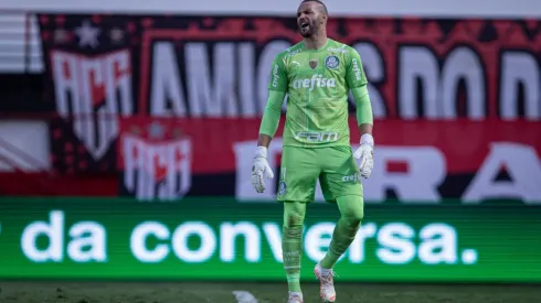 Foto: Heber Gomes/AGIF | Weverton fica para trás e ex-goleiro afirma que seria titular do Palmeiras em 2022