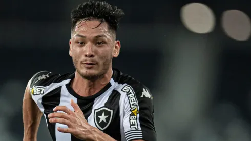 Foto: Jorge Rodrigues/AGIF – Oyama foi destaque pelo Botafogo em 2021.