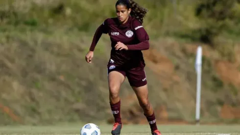 Foto: Divulgação/ACE Ferroviária. A zagueira Ana Grazyelle é uma das convocadas para a seleção Sub-17.
