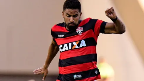 Foto: (Thiago Ribeiro/AGIF) - Santiago Tréllez voltou ao Vitória após quatro anos, evidenciando uma tendência do Leão no mercado nos últimos anos