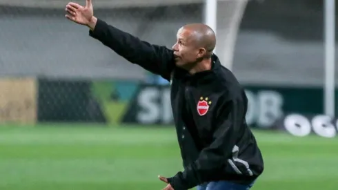 Foto: Robson Mafra/AGIF | Higo Magalhães reconhece problema no sistema defensivo da equipe