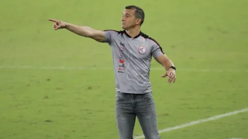 Foto: Guilherme Drovas/AGIF – Ranielle Ribeiro fica na bronca com arbitragem em partida contra o CRB