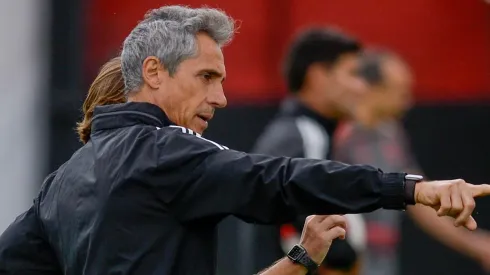 Foto: Marcelo Cortes/CRF – Paulo Sousa deu "ok" para a investida.