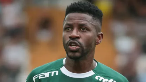 - Ramires com a camisa do Palmeiras
