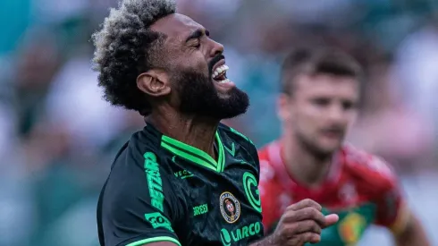 Foto: (Heber Gomes/AGIF) - Caio Vinícius concedeu entrevista coletiva no Goiás nesta sexta (11)