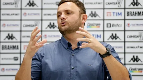 - Durante entrevista coletiva o diretor falou sobre a saída de Enderson Moreira e planejamento da equipe