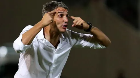 Foto: Agustin Marcarian/Getty Images - Vojvoda também quer o volante Alex Santana, alvo do Vasco para 2022