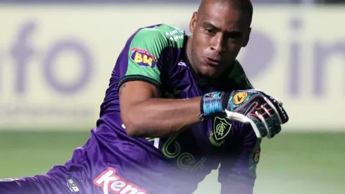 Jailson em ação na estreia com a camisa do América-MG | Foto: Fernando Moreno/AGIF