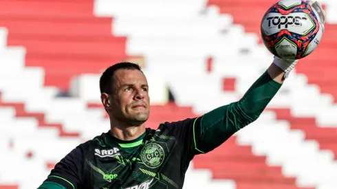 Foto: (Rafael Vieira/AGIF) - O Vitória está de olho em Wilson, ex-Coritiba, desde quando o goleiro ficou livre no mercado, no final de janeiro