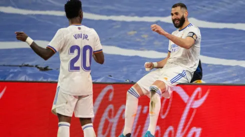 Benzema e Vini Jr comemoram gol; dupla foi letal em mais uma vitória do Real Madrid