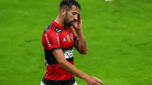 Foto: Pedro H. Tesch/AGIF – Isla pode estar de saída do Flamengo e possível destino é revelado