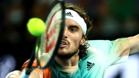 Foto: Getty Images - Stefanos Tsitsipas em ação contra Taylor Fritz.