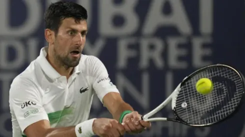 Djokovic caiu nas quartas de final do ATP 500 de Dubai, perdendo a liderança do ranking