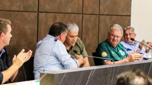 Foto: Fernando Alves / EC Juventude/ REPRODUÇÂO GLOBO ESPORTE - Walter durante sua posse presidencial do Clube