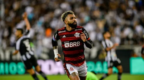 Gabigol chegou aos 200 gols na carreira com o marcado sobre o Botafogo, no meio da semana