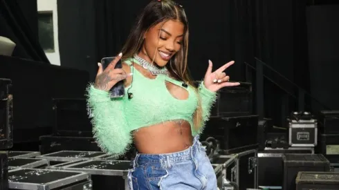 Ludmilla demonstrou que também gosta de poker (Foto: Reprodução oficial instagram Ludmilla)