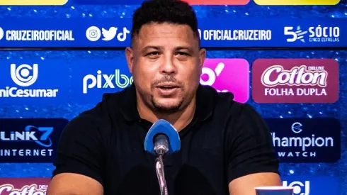 – O jogador tem contrato até o fim maio