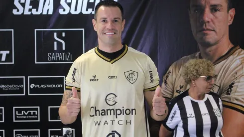 Créditos: Twitter Oficial Figueirense FC/ Figueirensefc - Goleiro em sua apresentação oficial