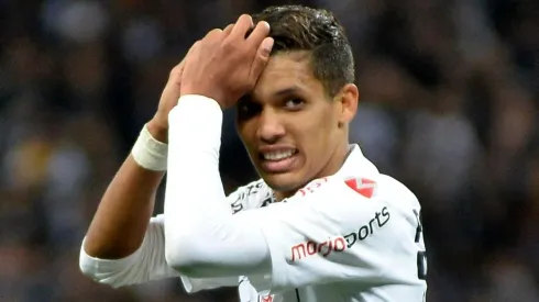 Foto: Bruno Ulivieri / AGIF – Pedrinho está no radar de quatro equipes brasileiras