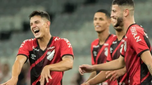 Robson Mafra/AGIF - Jader marcou duas vezes na partida