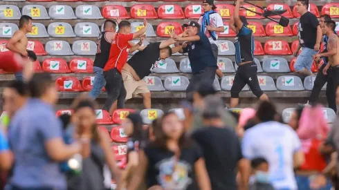 Foto: Manuel Velasquez/Getty Images | Seguranças teriam aberto portões para organizadas