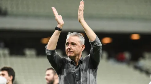 Foto: Kely Pereira/AGIF | Tiago Nunes celebrou sequencia de vitórias do Ceará