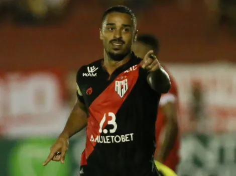 Com saída de Dellatorre, Atlético-GO se movimenta e já tem atacante 'na mira' para reposição