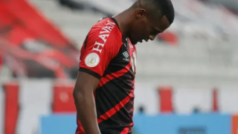 Foto: Gabriel Machado/AGIF - Mattos trabalhou bastante nesta 4ª nas saídas de Carlos Eduardo e Walber