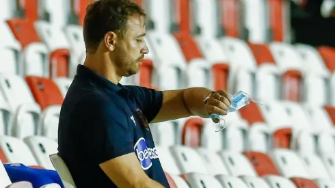 Foto: Rafael Vieira/AGIF – Felipe Conceição deve receber novo reforço para a defesa