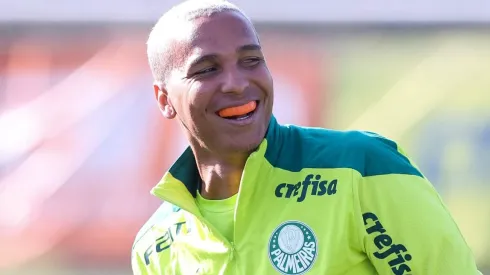 Foto: Cesar Greco - Deyverson não deve ficar e Palmeiras está atrás de camisa 9; Fernando, do Shakhtar, está perto de retorno