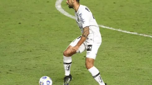 Camacho em ação pelo Santos — Foto: Fernanda Luz/AGIF