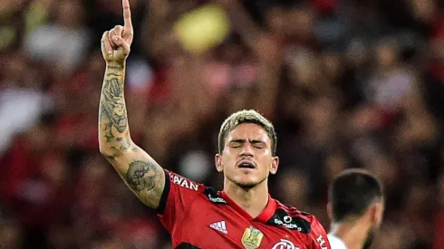 - A diretoria ainda destacou que Pedro afirmou que deseja ficar