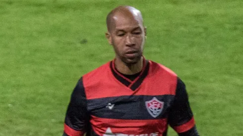 Foto: (Robson Mafra/AGIF) - Dinei admitiu que ficou preocupado com a sequência da carreira no Vitória após lesionar o joelho