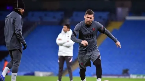 Após vaias, Neymar e Messi recebem apoio de ex-companheiros na época do Barcelona