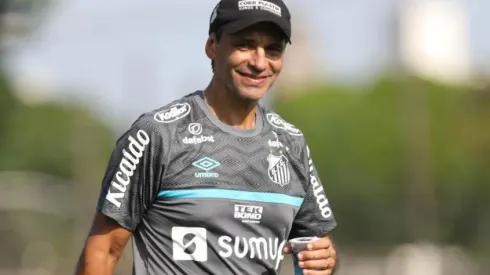 Divulgação / Santos FC – Bustos pede reforços ao Peixe