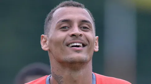 - O jogador está sendo cobiçado por outras equipes no Brasil