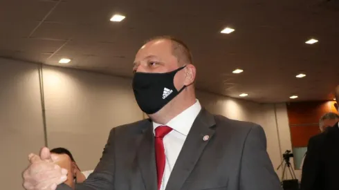 Ricardo Duarte/Internacional – Barcellos "dorme no ponto" e Inter perde atacante