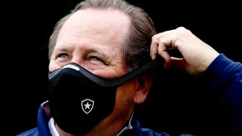 - O empresário está em busca de reforços para a equipe para a temporada