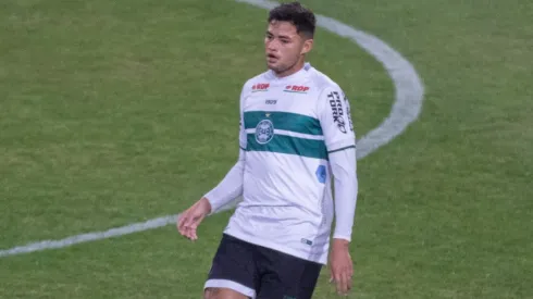 Foto: Robson Mafra/AGIF | Val está suspenso do jogo de volta nas quartas de final do Estadual