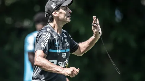 Foto: Ivan Storti/Santos FC - Bustos indicou Rojas por sua velocidade e habilidade no Emelec, do Equador