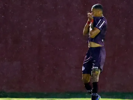 “Falamos que não tinha mais jogo”: autor de gol “Homem-Aranha” fica na bronca após empate da Ferroviária