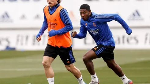 Elenco do Real Madrid se prepara para clássico contra o Barça; desta vez, time utilizará um novo uniforme